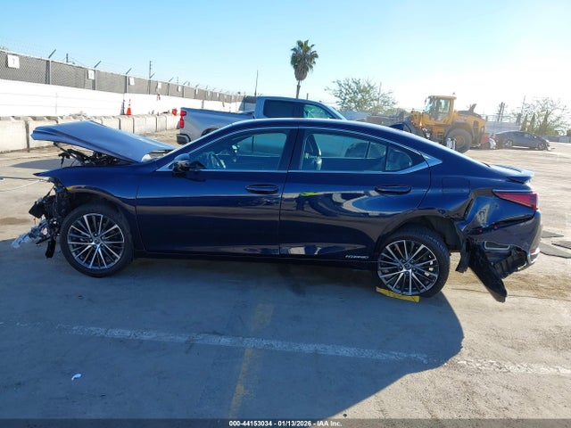 Lexus ES 300H 2022 58ADA1C10NU015742 Image 13
