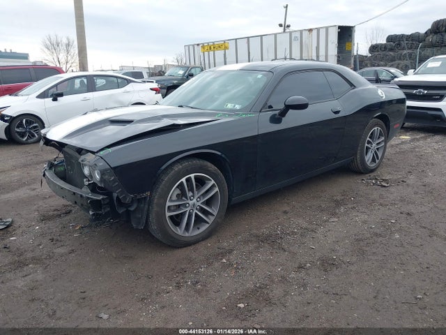 Dodge Challenger Sxt Awd 2019 2C3CDZGG2KH675487 Image 2