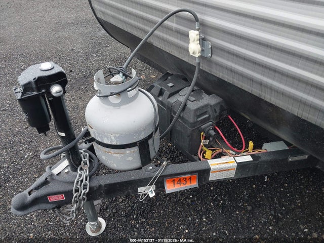 4YDTCMG17RM931169 Coleman Series M-17b