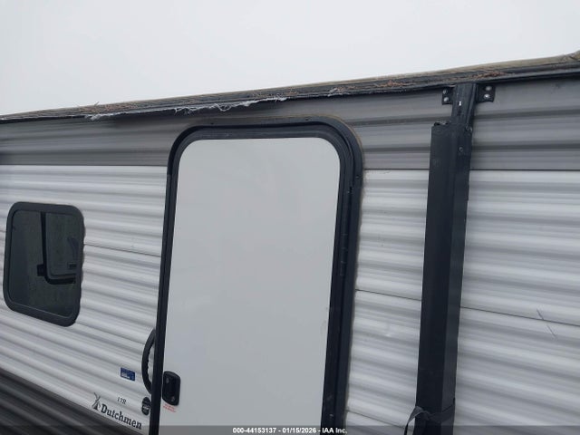 4YDTCMG17RM931169 Coleman Series M-17b