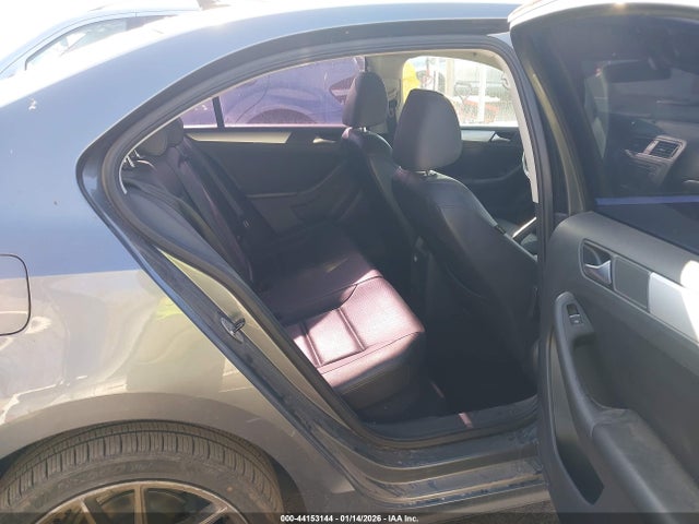 3VWD17AJ4EM439153 Volkswagen Jetta 1.8t Se
