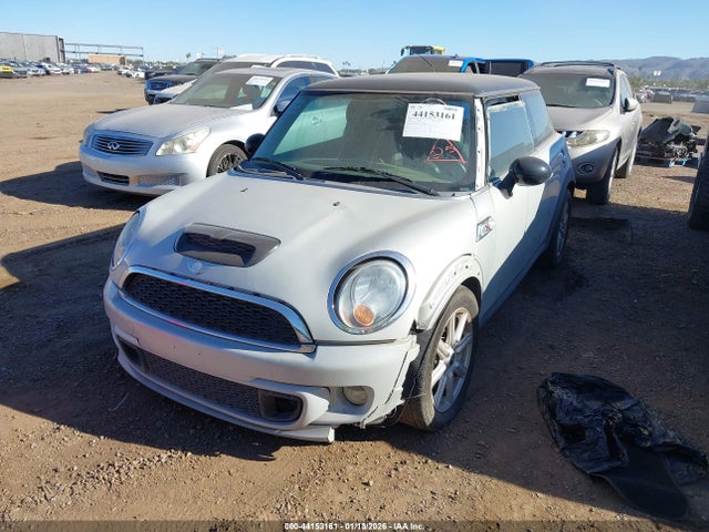 2011 MINI COOPER S WMWSV3C56BTY15109 Photo 1