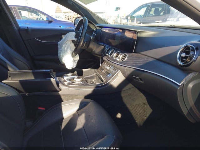 Mercedes-Benz E 300 2019 WDDZF4JB9KA551852 Image 5