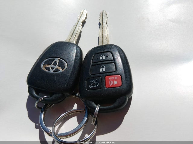 Toyota Rav4 Xle 2017 2T3RFREV0HW589704 Image 11