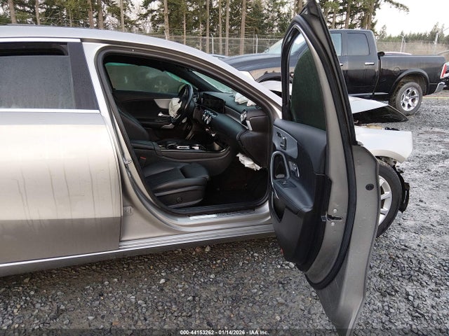 2020 MERCEDES-BENZ A 220 WDD3G4EB4LW039398 Photo 4