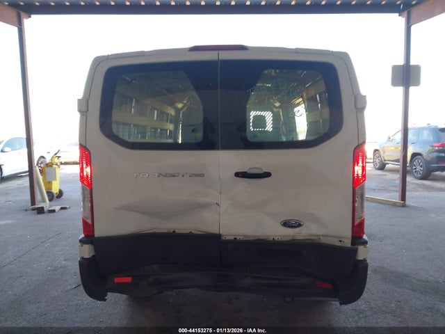 1FTBR1Y82RKB12105 Ford Transit-250