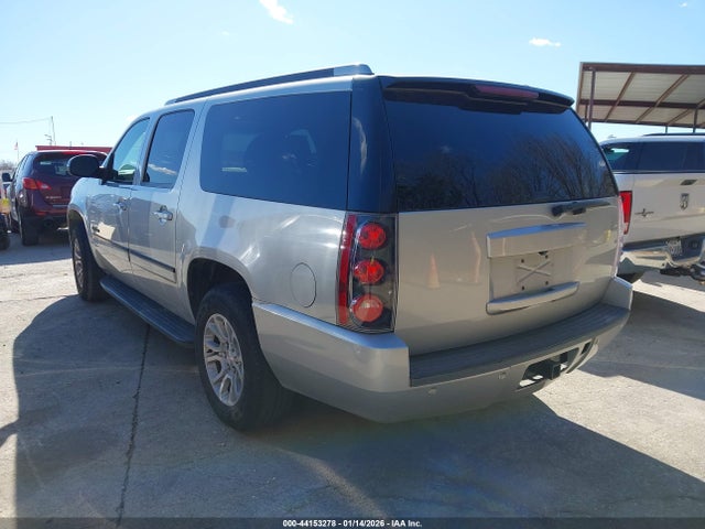 2011 GMC YUKON XL 1500 1GKS1MEF0BR170209 Photo 2