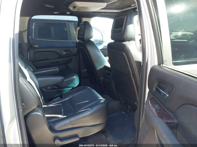 2011 GMC YUKON XL 1500 1GKS1MEF0BR170209 Photo 7