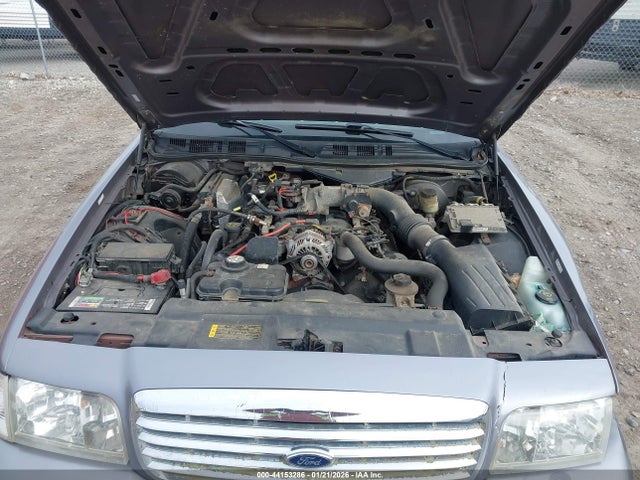 Продажа на аукционе авто 2006 Ford Crown Victoria Police/police Interceptor, vin: 2FAHP71W26X145728, номер лота: 44153286