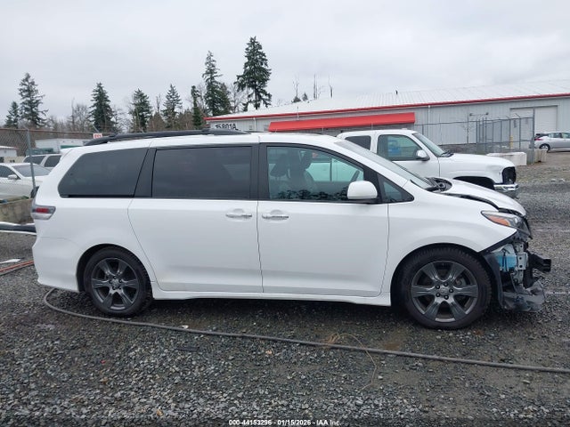 5TDXZ3DC1HS807484 Toyota Sienna Se 8 Passenger