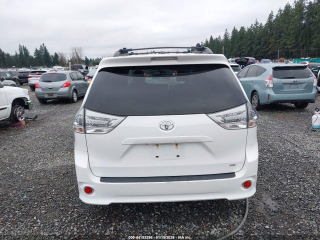 5TDXZ3DC1HS807484 Toyota Sienna Se 8 Passenger
