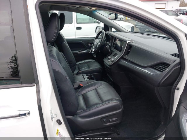 5TDXZ3DC1HS807484 Toyota Sienna Se 8 Passenger