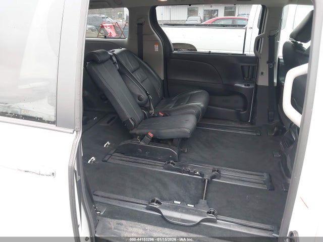 5TDXZ3DC1HS807484 Toyota Sienna Se 8 Passenger