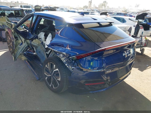 2022 KIA EV6 KNDC44LA2N5062832 Photo 2