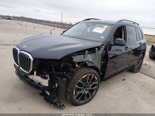 2025 BMW X7 5UX23EM01S9Z62795 Photo 1