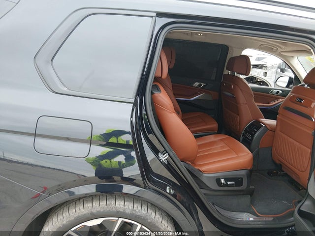 2025 BMW X7 5UX23EM01S9Z62795 Photo 7