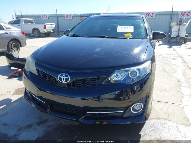 4T1BF1FKXEU340077 Toyota CAMRY SE