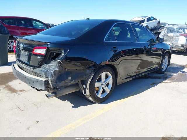 4T1BF1FKXEU340077 Toyota CAMRY SE