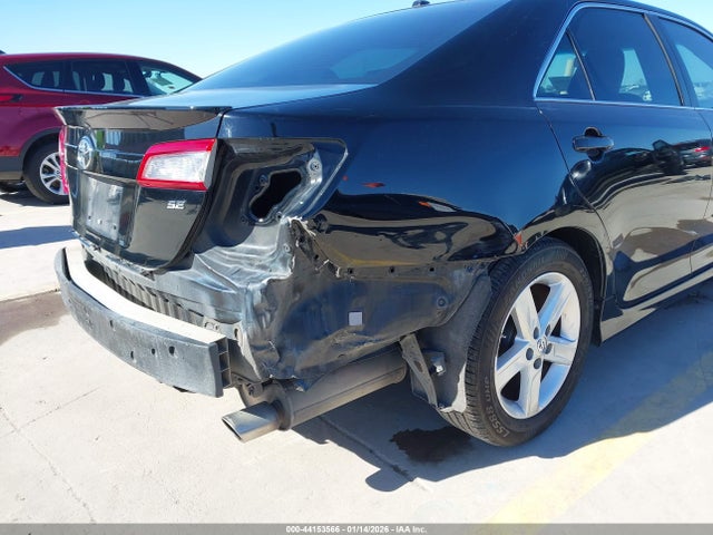 4T1BF1FKXEU340077 Toyota CAMRY SE