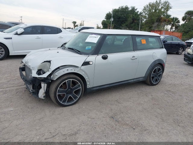 2011 MINI COOPER CLUBMAN WMWZF3C55BTY00807 Photo 1