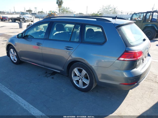 2018 VOLKSWAGEN GOLF SPORTWAGEN 3VWD17AU6JM761751 Photo 2