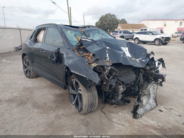 2024 AUDI Q3 WA1EECF30R1050022 Photo 0