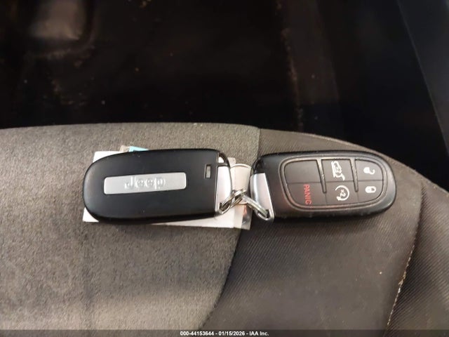 44153644 :رقم المزاد ، 1C4PJLCS1EW103586 vin ، 2014 Jeep Cherokee Latitude مزاد بيع