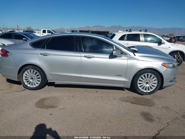 3FA6P0PUXGR187021 Ford Fusion Energi Se Luxury