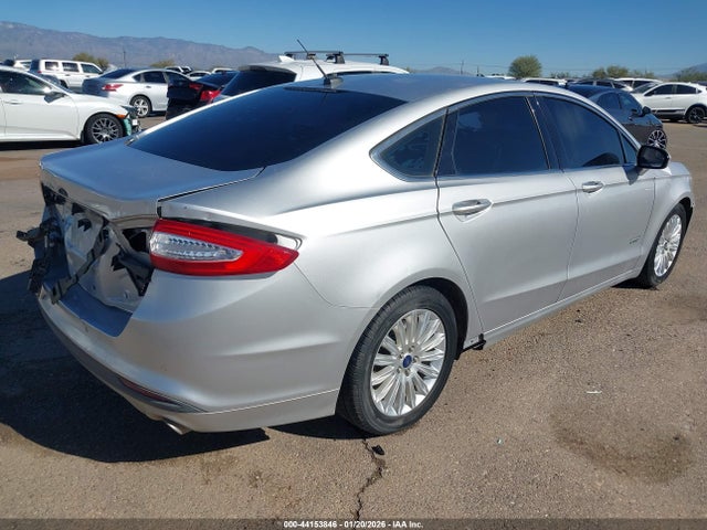 3FA6P0PUXGR187021 Ford Fusion Energi Se Luxury