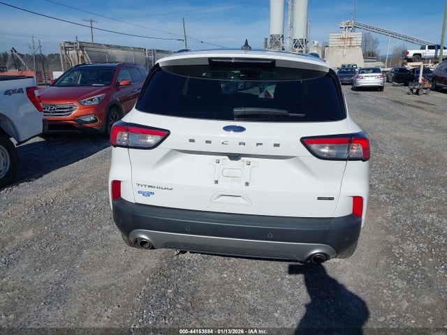 1FMCU9DZ3MUA91922 Ford Escape Titanium Hybrid