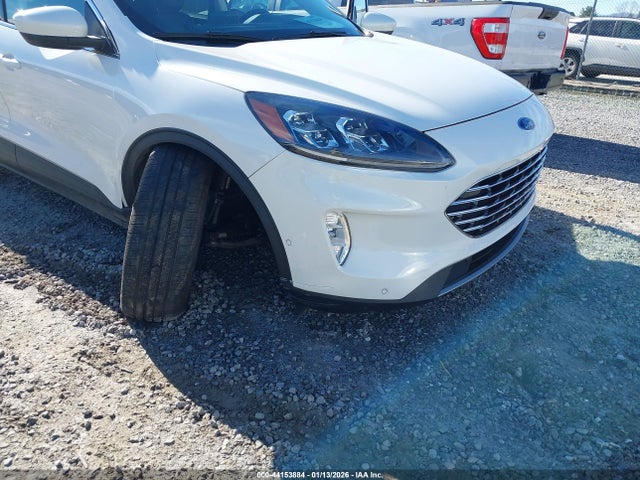 1FMCU9DZ3MUA91922 Ford Escape Titanium Hybrid