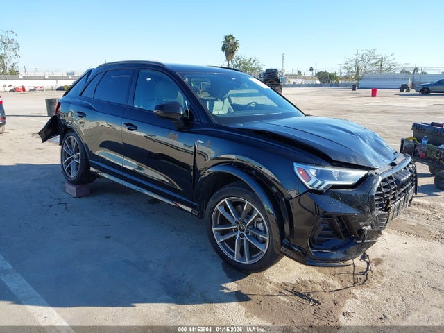 2023 AUDI Q3 WA1DECF33P1114028 Photo 0