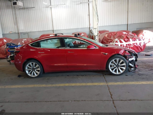 44153908 :رقم المزاد ، 5YJ3E1EA1KF298990 vin ، 2019 Tesla Model 3 مزاد بيع