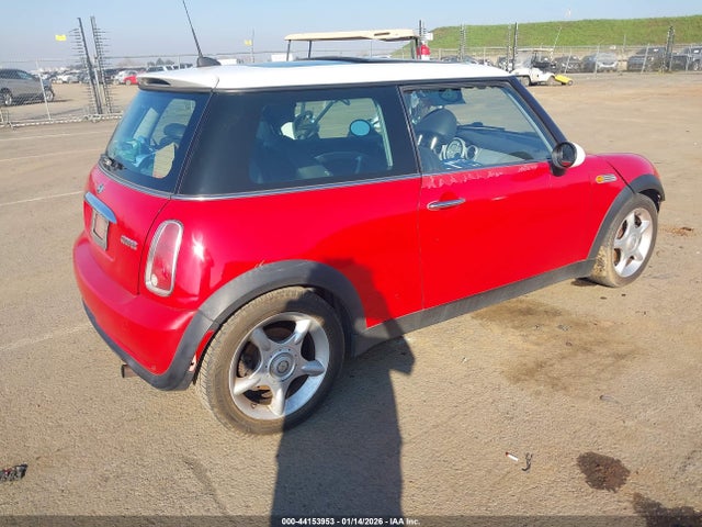 2006 MINI COOPER WMWRC33596TK65253 Photo 3