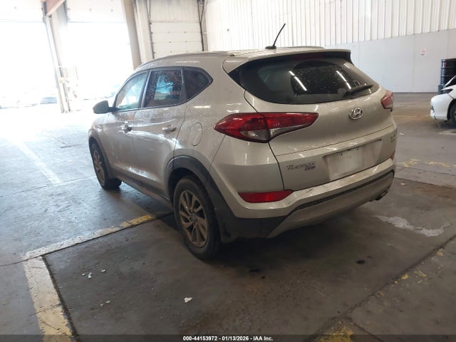 2017 HYUNDAI TUCSON KM8J3CA20HU337345 Photo 2