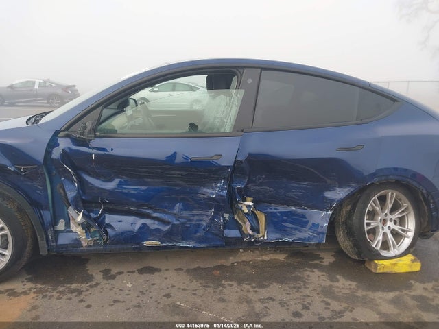 2022 TESLA MODEL Y 7SAYGDEE8NF576084 Photo 5