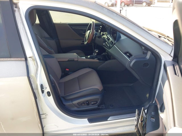58ADZ1B17RU169025 Lexus ES 350