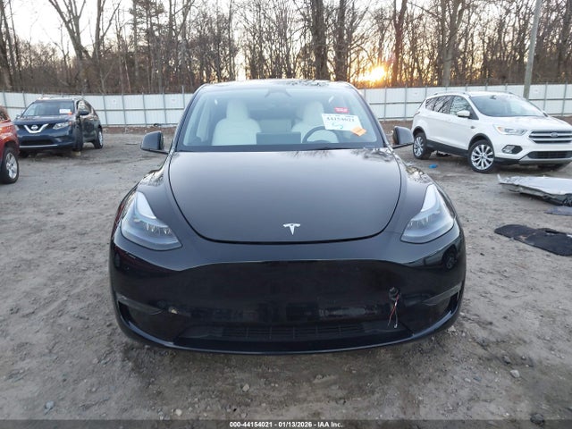 44154021 :رقم المزاد ، 7SAYGAEE0SF251469 vin ، 2025 Tesla Model Y Long Range Dual Motor All-wheel Drive مزاد بيع