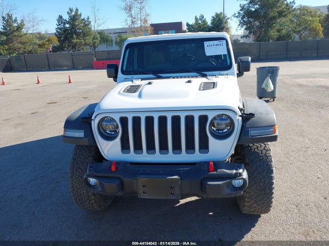 1C4HJXFG4JW209933 Jeep Wrangler Unlimited Rubicon 4x4