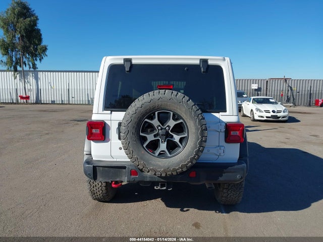 1C4HJXFG4JW209933 Jeep Wrangler Unlimited Rubicon 4x4