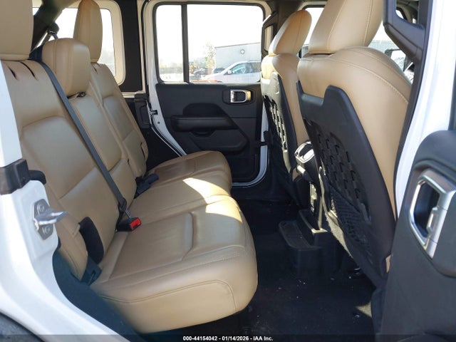 1C4HJXFG4JW209933 Jeep Wrangler Unlimited Rubicon 4x4