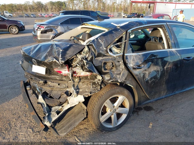 44154073 :رقم المزاد ، 1VWBP7A31CC034678 vin ، 2012 Volkswagen Passat 2.5l Se مزاد بيع