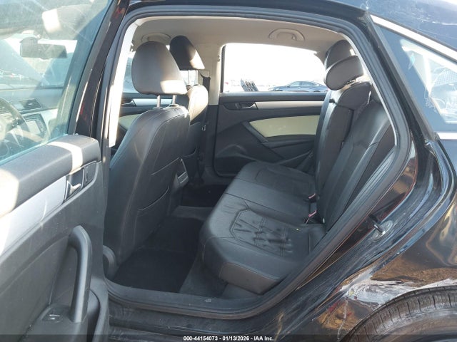 44154073 :رقم المزاد ، 1VWBP7A31CC034678 vin ، 2012 Volkswagen Passat 2.5l Se مزاد بيع