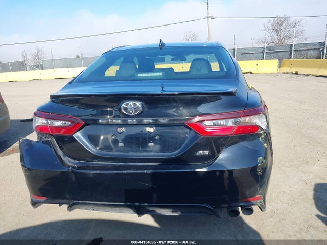 4T1G11AK5NU661729 Toyota CAMRY SE