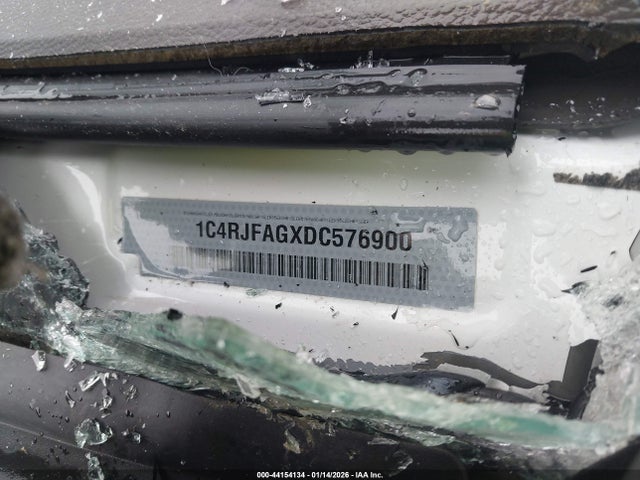 Продажа на аукционе авто 2013 Jeep Grand Cherokee Laredo, vin: 1C4RJFAGXDC576900, номер лота: 44154134