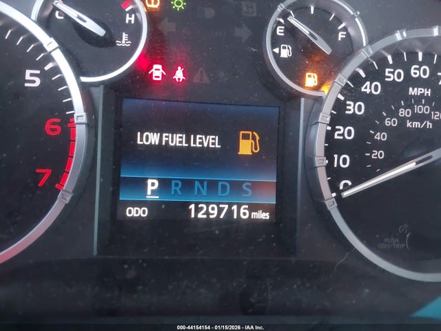 5TFEY5F17EX168261 Toyota Tundra Sr5 5.7l V8