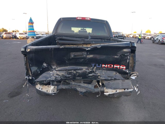 5TFEY5F17EX168261 Toyota Tundra Sr5 5.7l V8