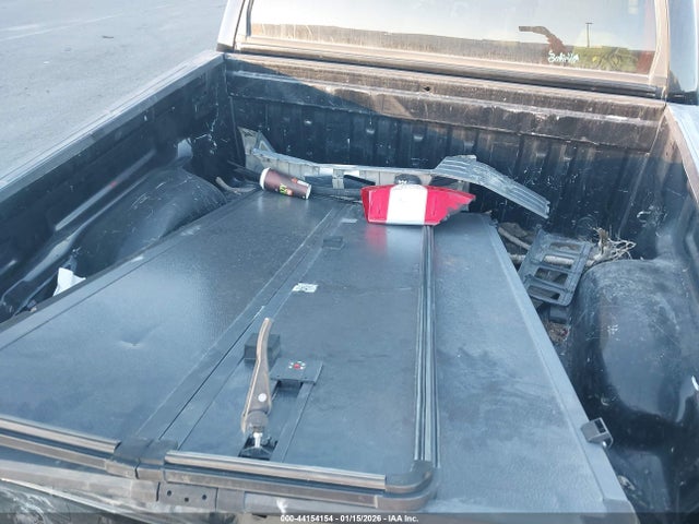 5TFEY5F17EX168261 Toyota Tundra Sr5 5.7l V8
