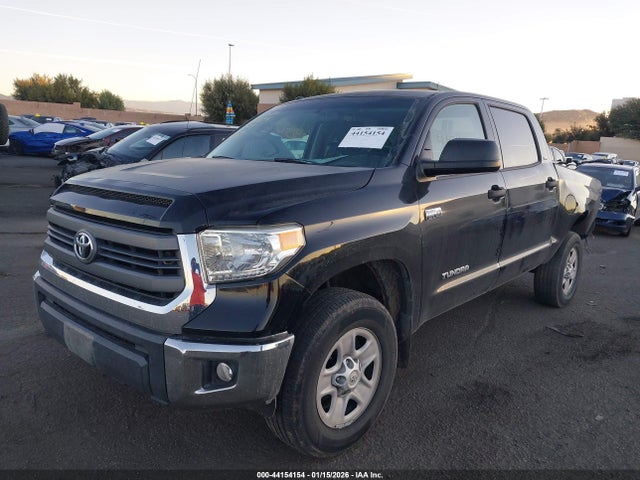 5TFEY5F17EX168261 Toyota Tundra Sr5 5.7l V8