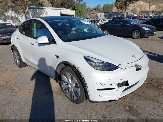 2023 TESLA MODEL Y 7SAYGDEE9PA080338 Photo 0